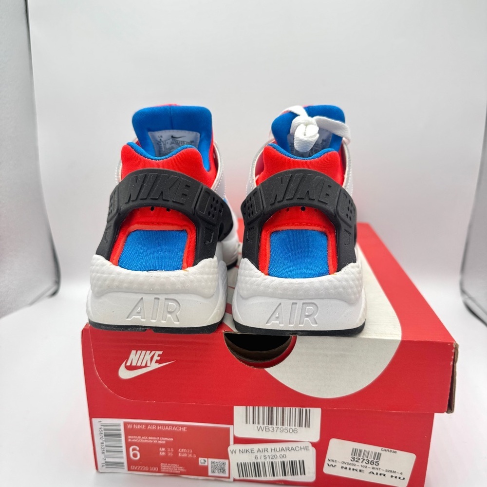 NWT Nike Hurache Women’s Sneakers in White Bright Crimson / Photo Blue / Black - Picture 3 of 14